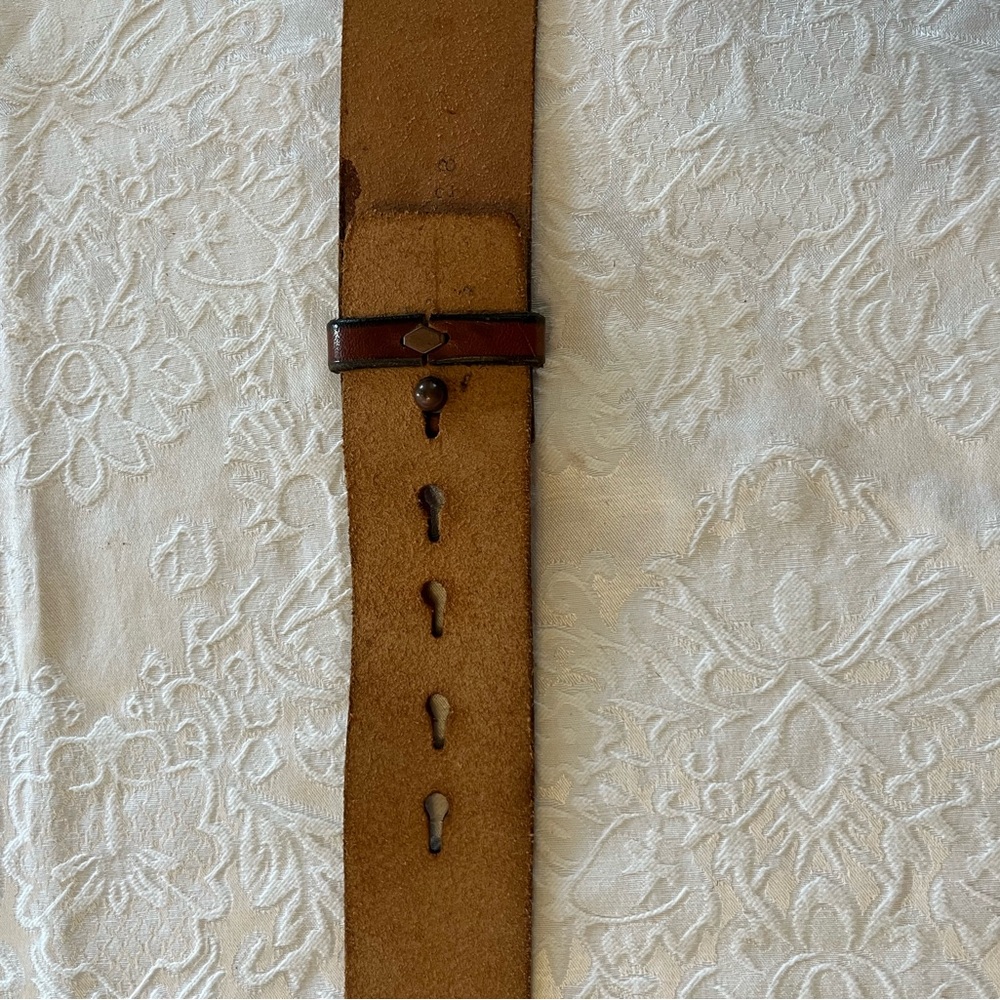 Vintage 70s leather belt with great hardware. Unmarked Etienne Aigner? - Picture 9 of 16